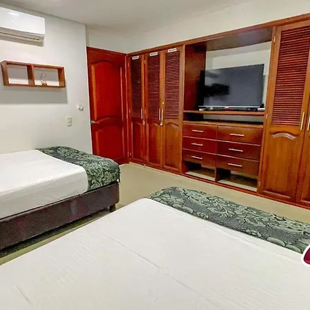 Torres Del Por Parceros Group Apartamento